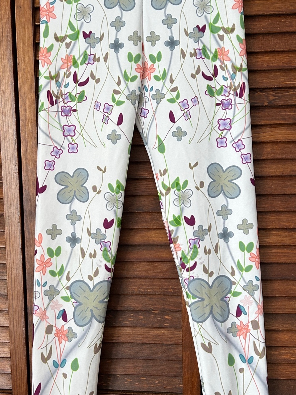 Chloe Lambertin Floral Print Leggings/yoga pants in White with Multicolor -Small